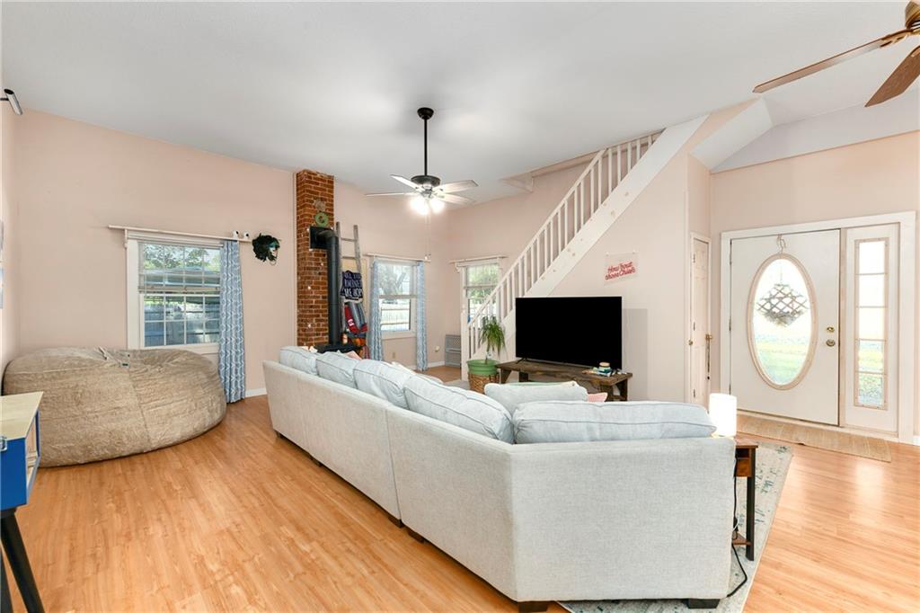 16425 Fort Riley Road Leavenworth, KS 66048 - Photo 3 of 35