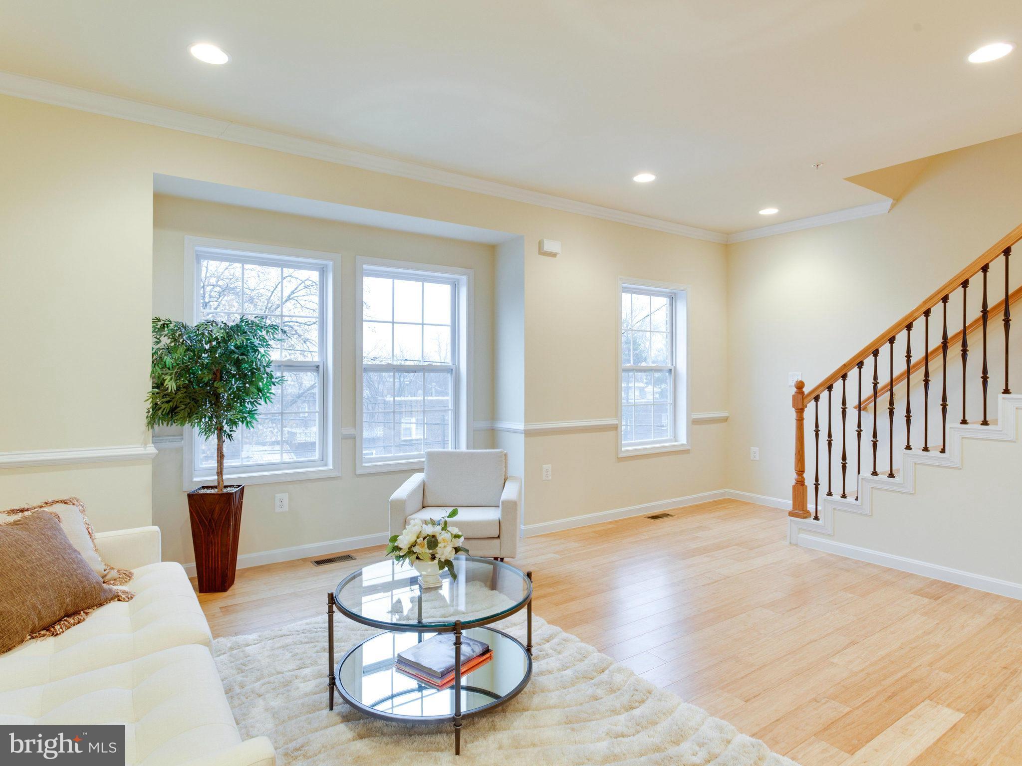 1442 Morris Road Southeast Washington, DC 20020 - Photo 5 of 27 Living Room
