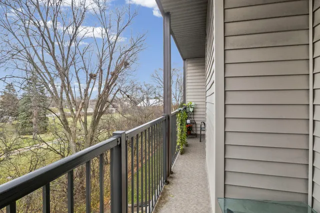 $289,000 | 3050 Pheasant Creek Drive, Unit 305, Northbrook, IL 60062