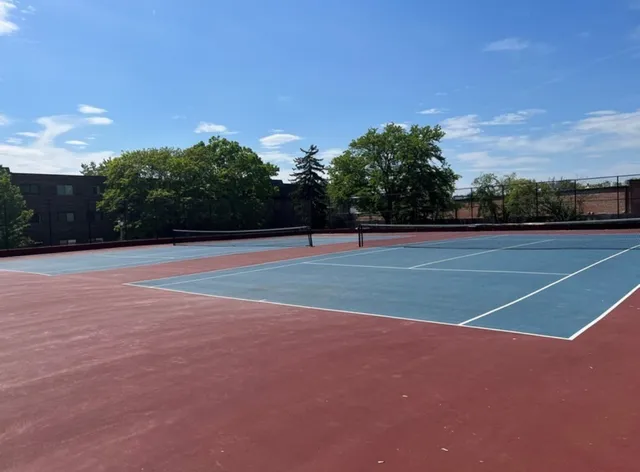 $289,000 | 3050 Pheasant Creek Drive, Unit 305, Northbrook, IL 60062