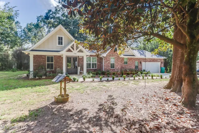 $365,900 | 706 Jones Avenue, Wiggins, MS 39577