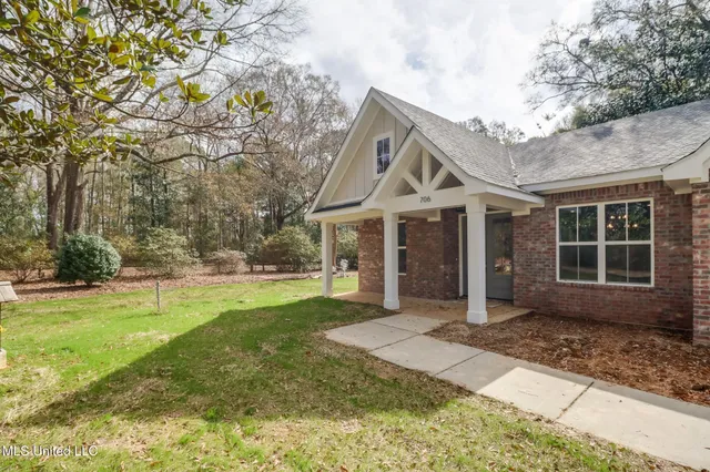 $365,900 | 706 Jones Avenue, Wiggins, MS 39577
