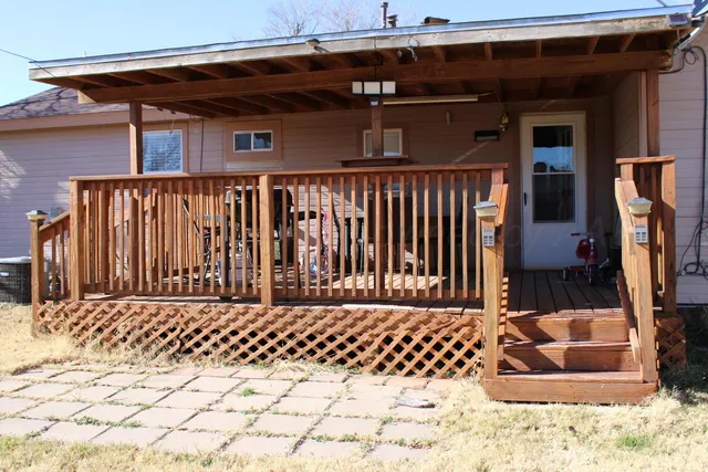 $210,000 | 613 South Maddox Avenue, Dumas, TX 79029