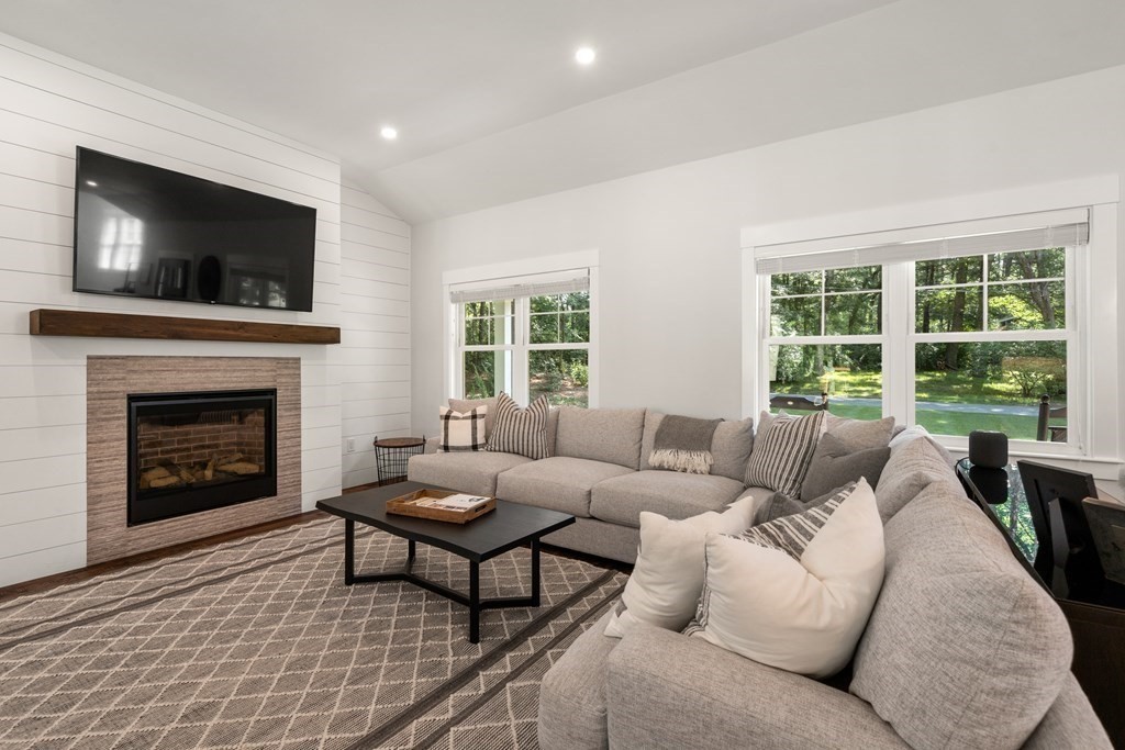 12 Meadowbrook Road Sudbury, MA 01776 - Photo 10 of 37 Gallery Image 10