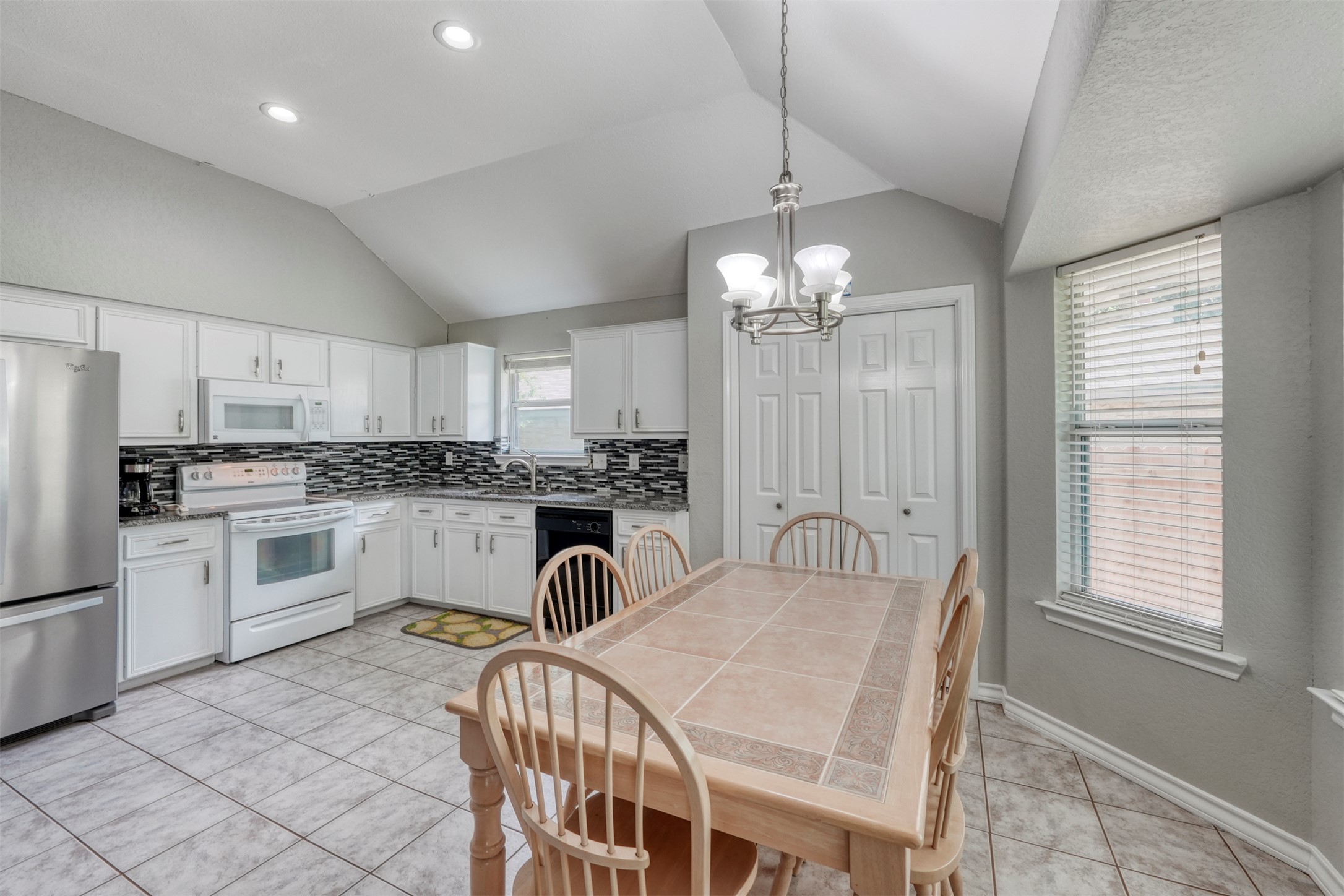 203 Pin Oak Drive Georgetown, TX 78628 - Photo 5 of 13