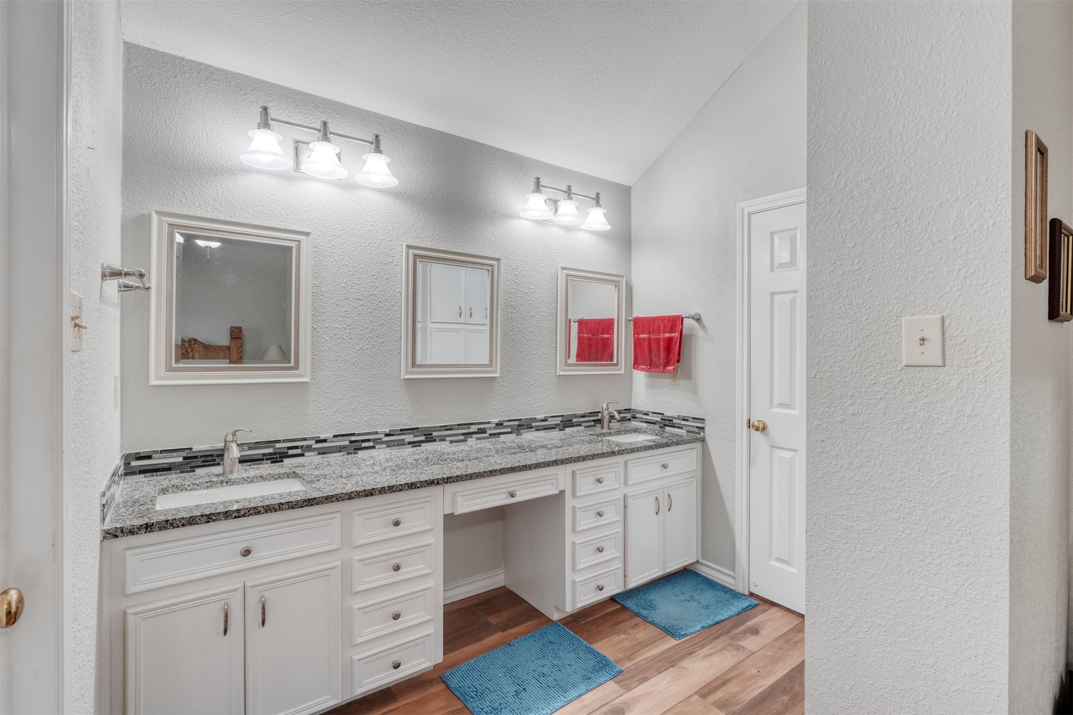 203 Pin Oak Drive Georgetown, TX 78628 - Photo 8 of 13