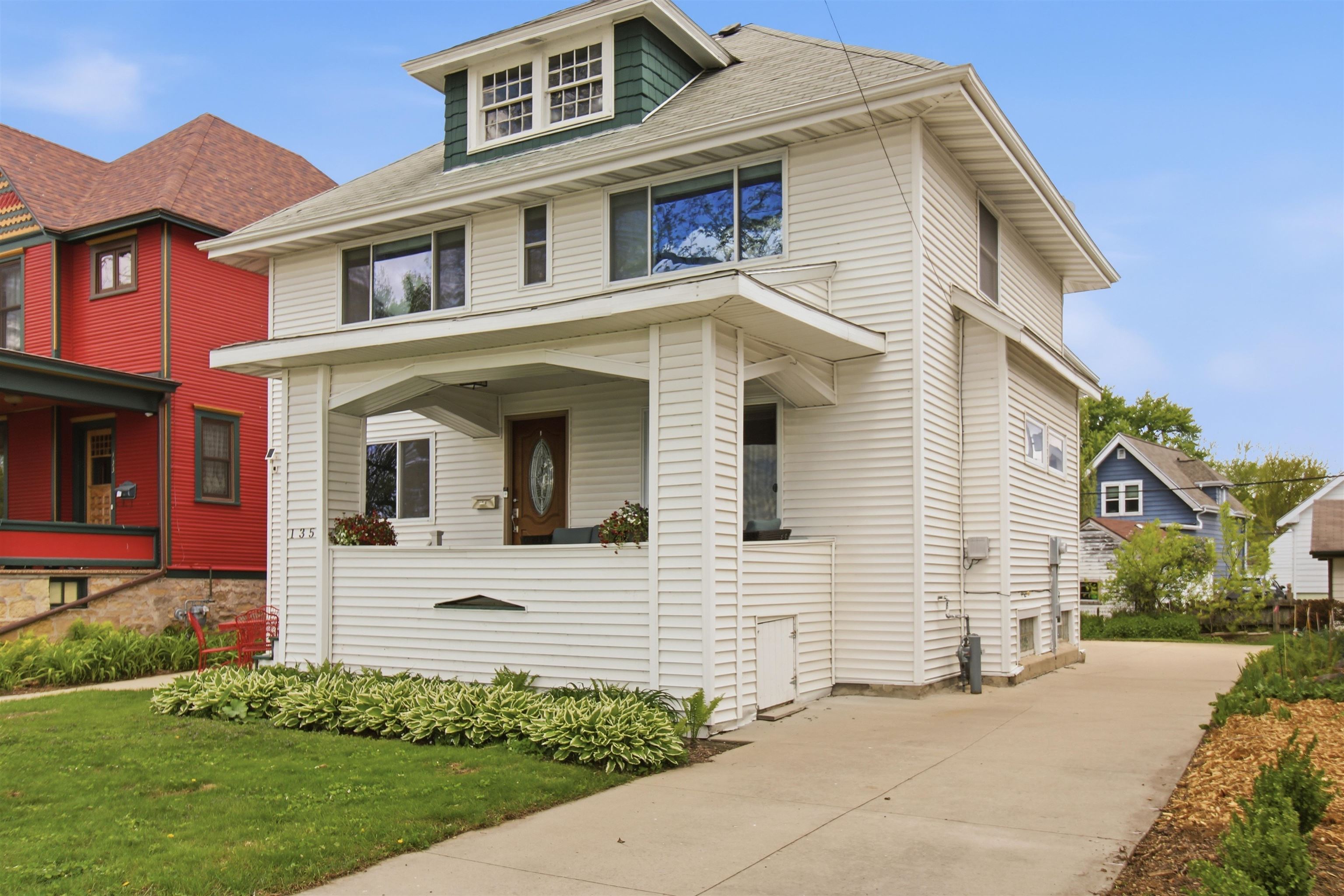 135 South Brittingham Place Madison, WI 53715 - Photo 1 of 27