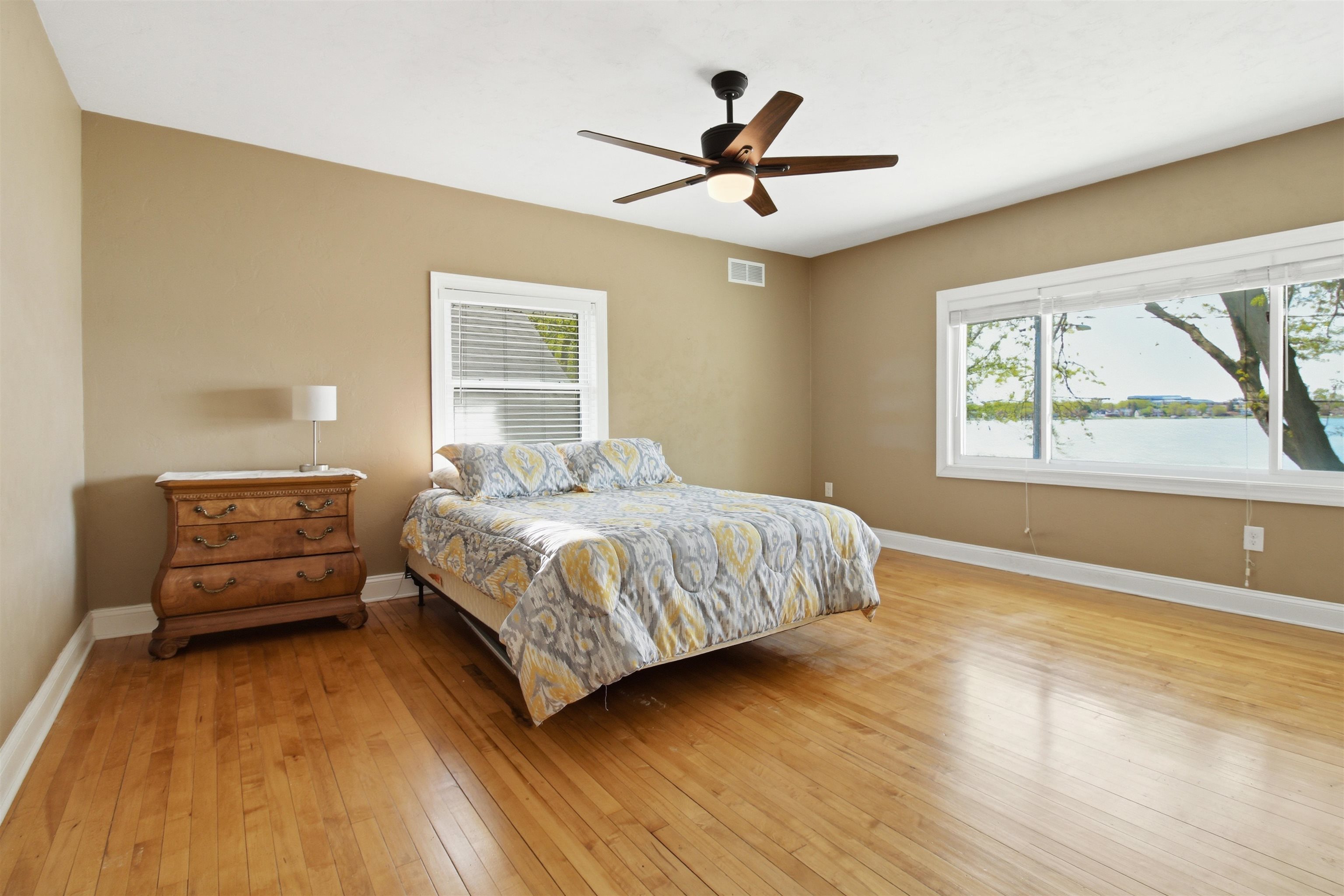135 South Brittingham Place Madison, WI 53715 - Photo 14 of 27