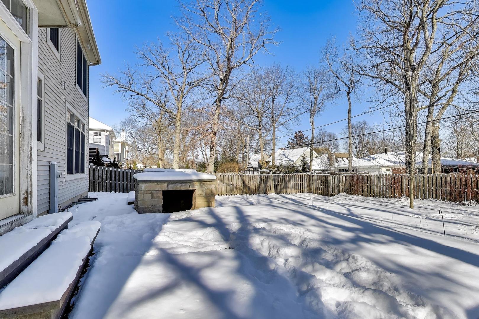 309 Ridge Road Highland Park, IL 60035 - Photo 64 of 71 a view of a yard with a house