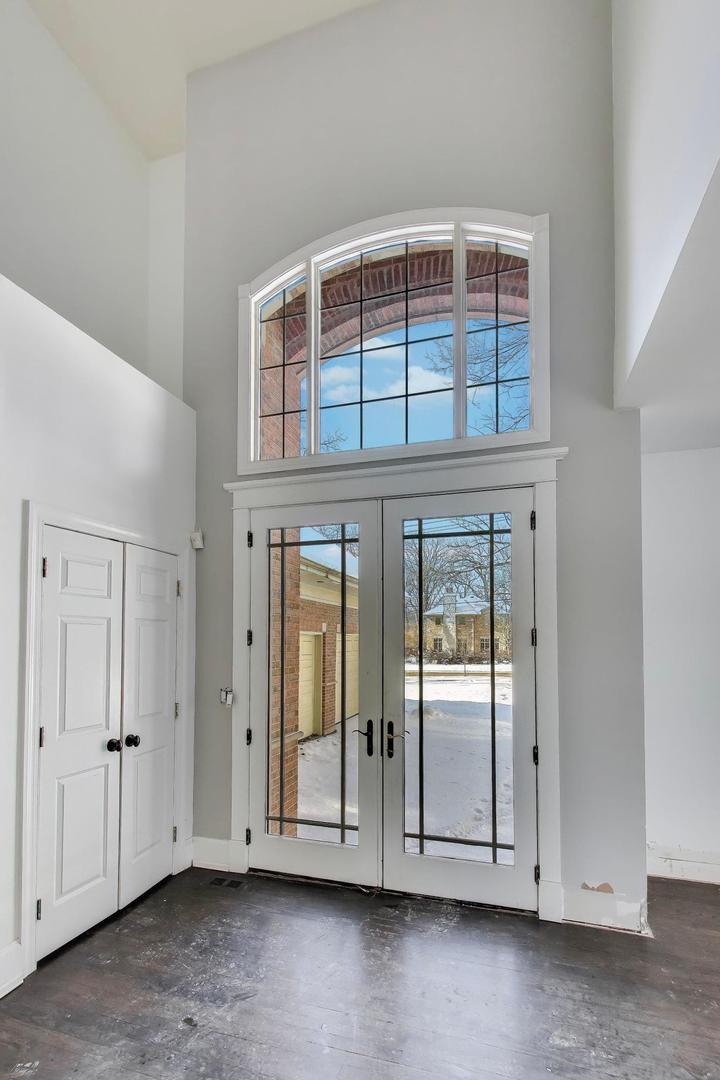 309 Ridge Road Highland Park, IL 60035 - Photo 7 of 71 a view of a window in an empty room
