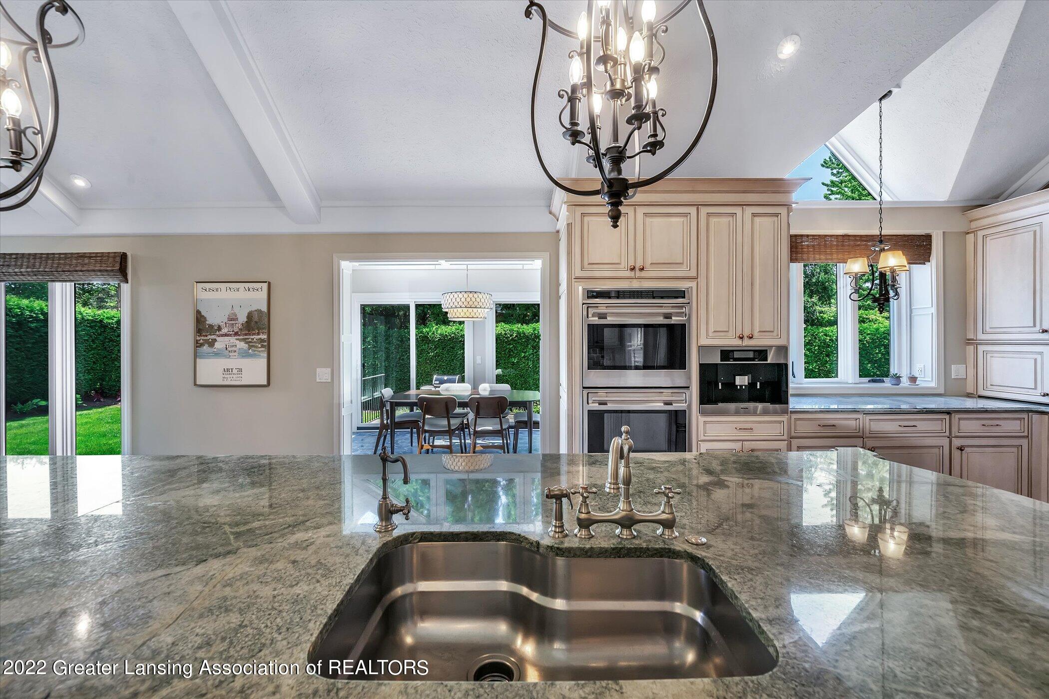 1319 Dennison Road East Lansing, MI 48823 - Photo 10 of 62 Kitchen