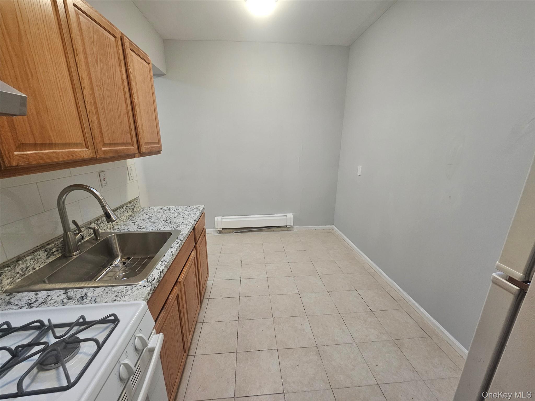 202-15 Hollis Avenue, Unit R Queens, NY 11412 - Photo 9 of 10