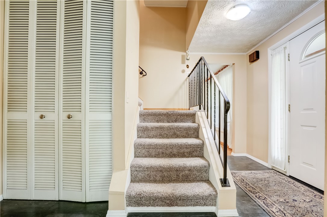 88 Callingham Road Pittsford, NY 14534 - Photo 3 of 47