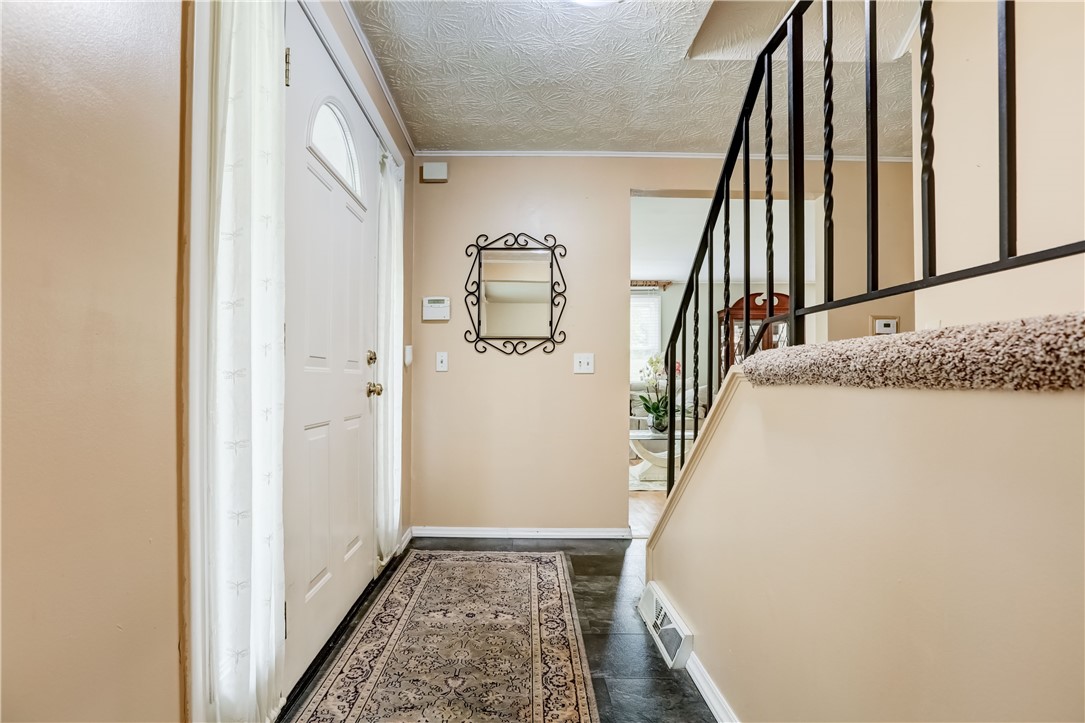 88 Callingham Road Pittsford, NY 14534 - Photo 4 of 47