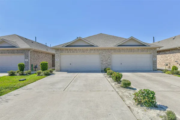 $1,795 | 513 North 6th Street, La Porte, TX 77571