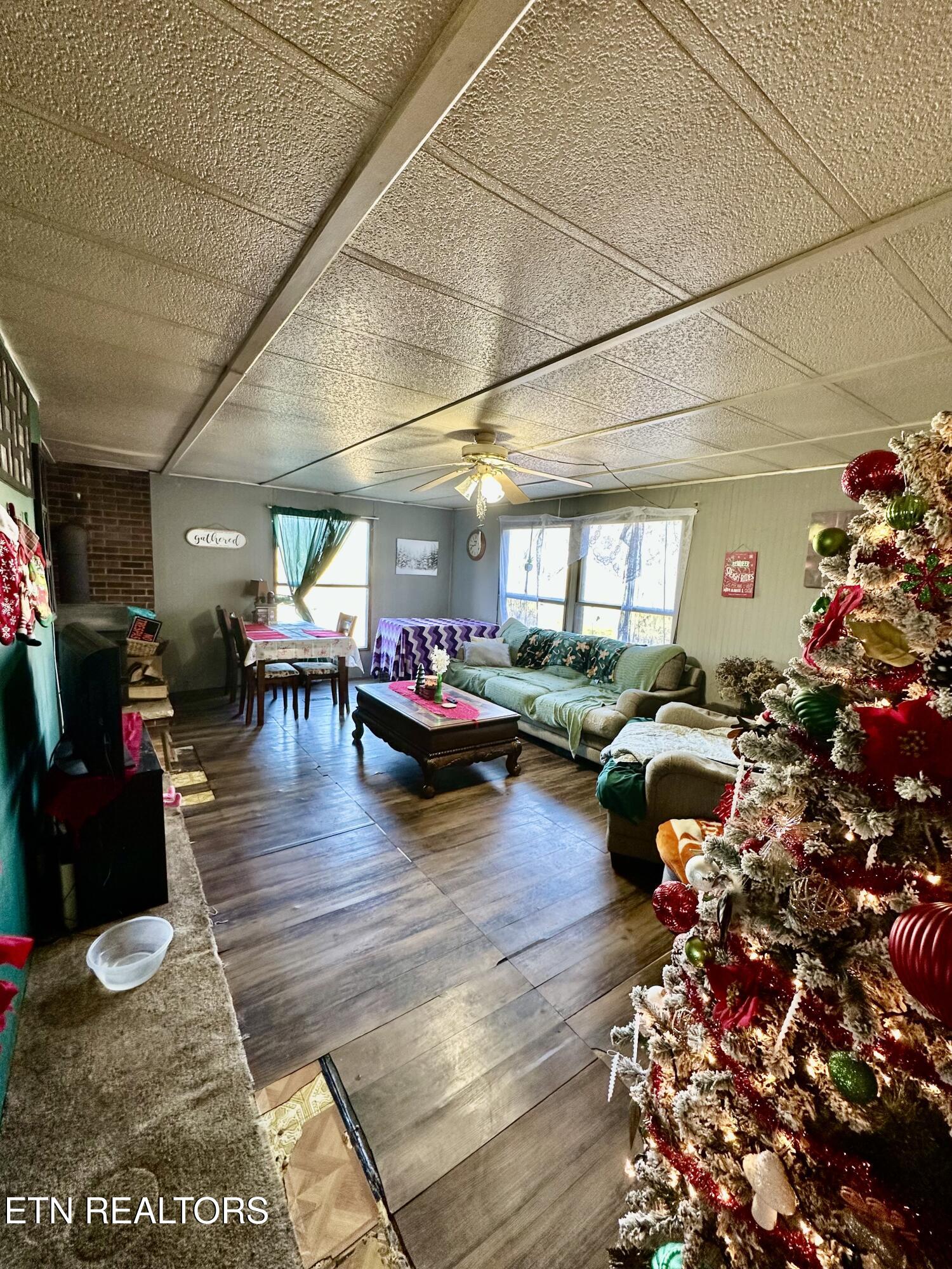 1500 Coalhill Road Sunbright, TN 37872 - Photo 5 of 20 IMG_2750