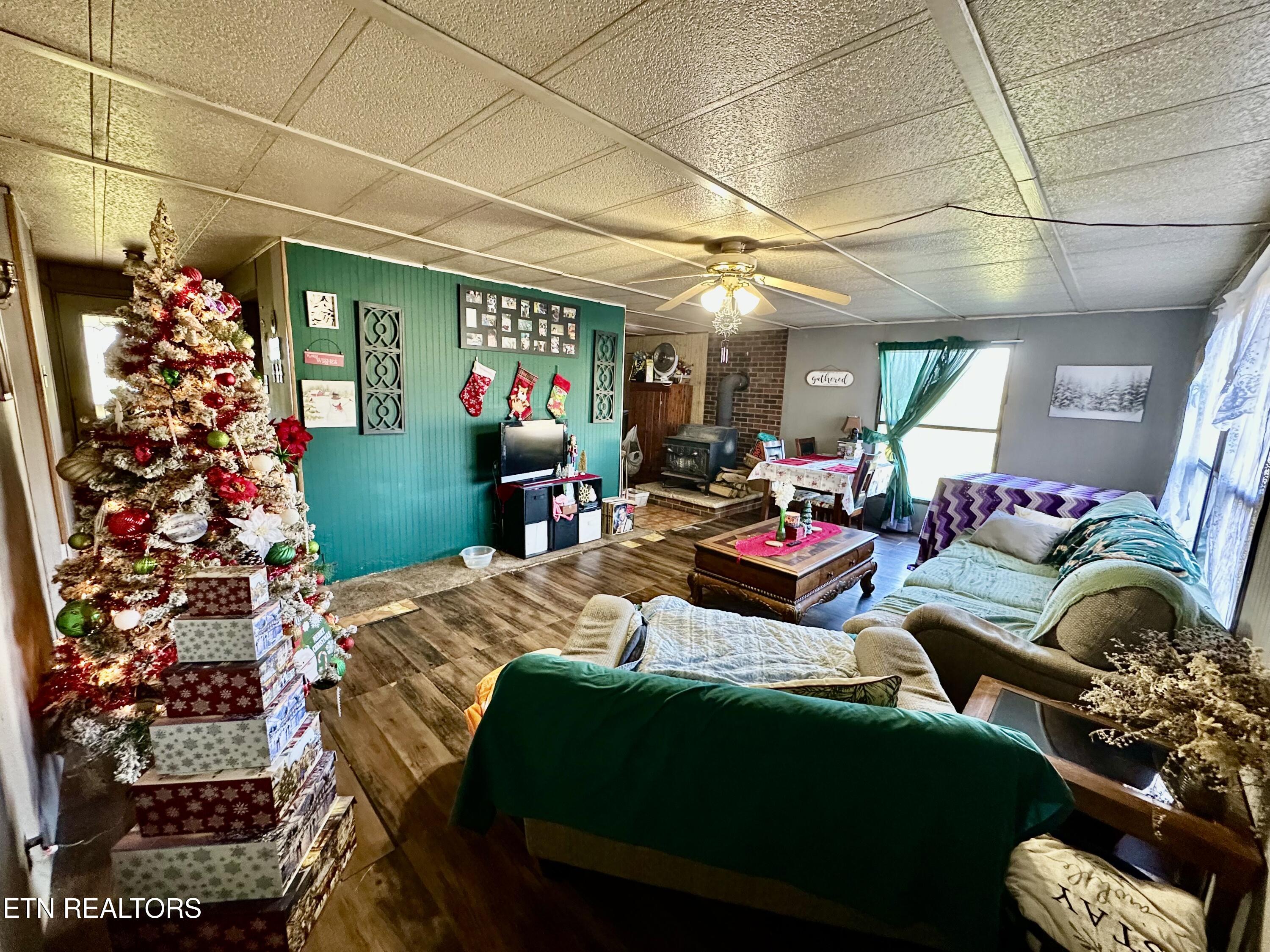 1500 Coalhill Road Sunbright, TN 37872 - Photo 6 of 20 IMG_2751