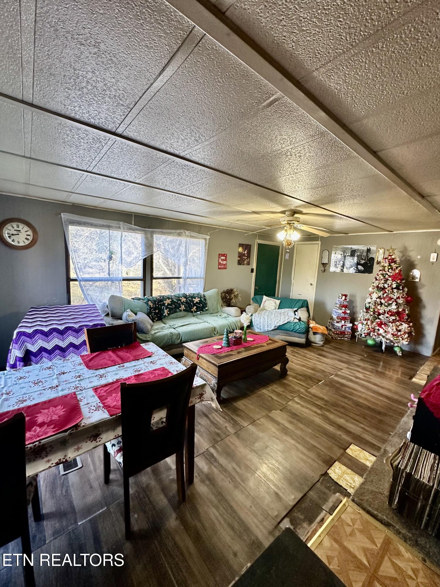 1500 Coalhill Road Sunbright, TN 37872 - Photo 7 of 20 IMG_2753