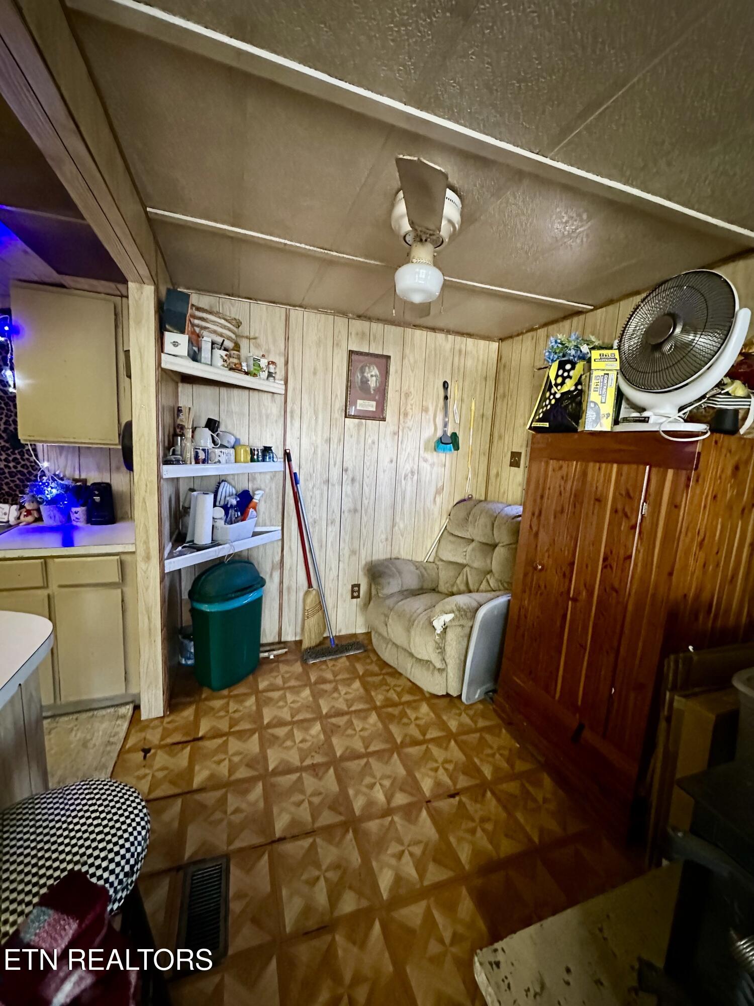 1500 Coalhill Road Sunbright, TN 37872 - Photo 8 of 20 IMG_2757