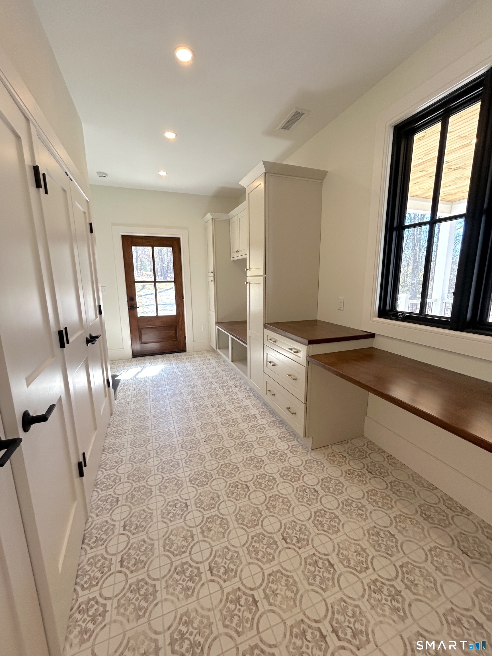 12 Chestnut Lane Washington, CT 06777 - Photo 15 of 40 MUDROOM