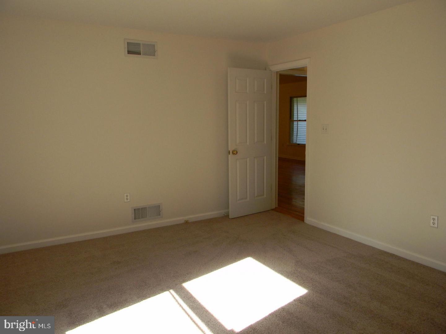 852 Chantilly Lane Inwood, WV 25428 - Photo 14 of 25