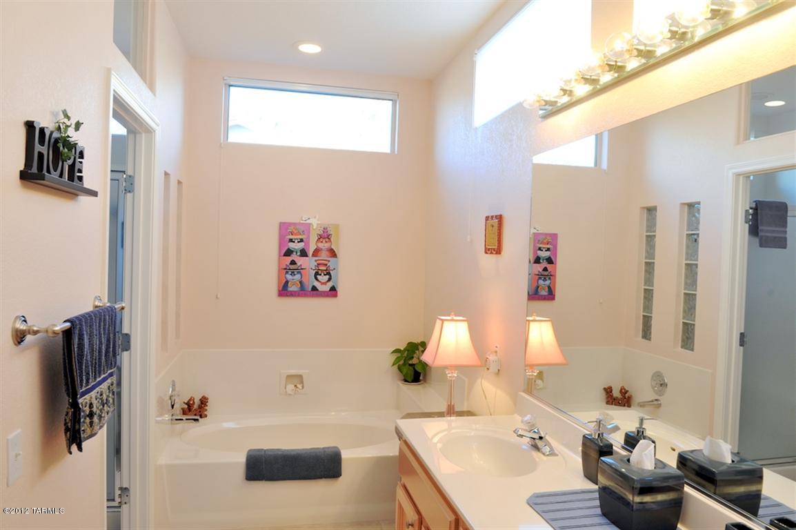 1051 East Royal Oak Road Tucson, AZ 85755 - Photo 14 of 32