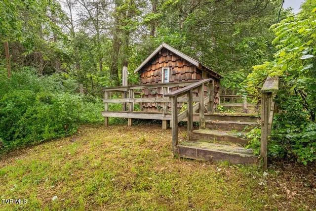 $894,000 | 306 Bear Branch Road, Roan Mountain, TN 37687