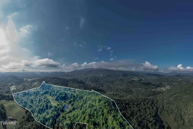 $894,000 | 306 Bear Branch Road, Roan Mountain, TN 37687