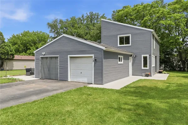 $199,900 | 12 Hanningfield Circle, Perinton, NY 14450