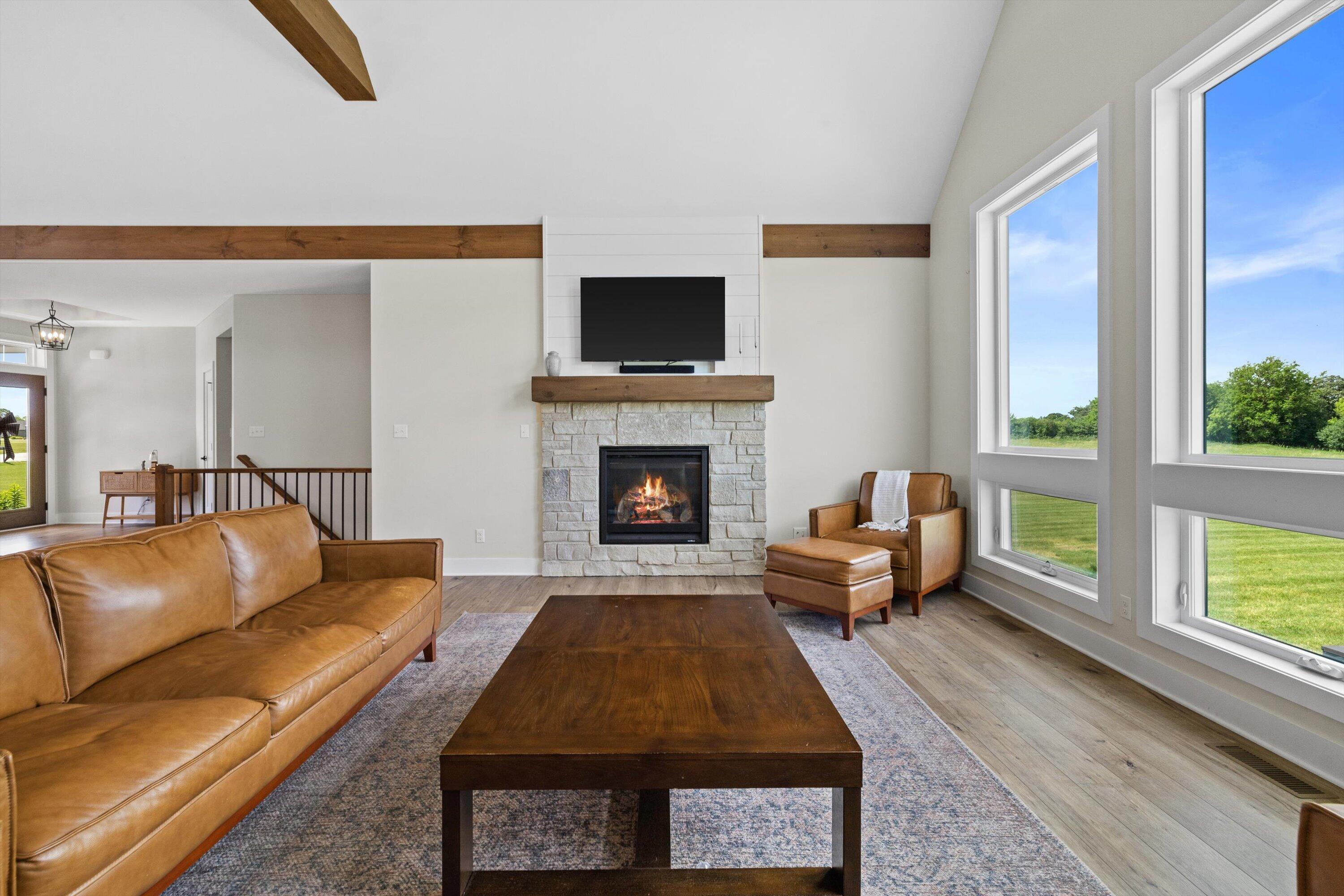 S86-w34670 Knoll Road Eagle, WI 53119 - Photo 24 of 90 Living Room