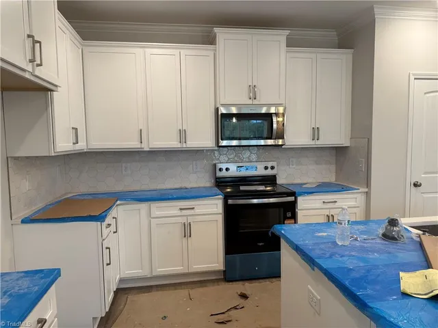 $399,990 | 200 Oakdale Frst Court, Jamestown, NC 27282