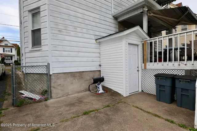 a view of a house with a garage