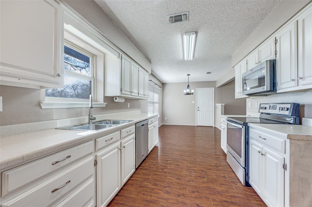 301 Pecan Street Tom Bean, TX 75491 - Photo 11 of 30