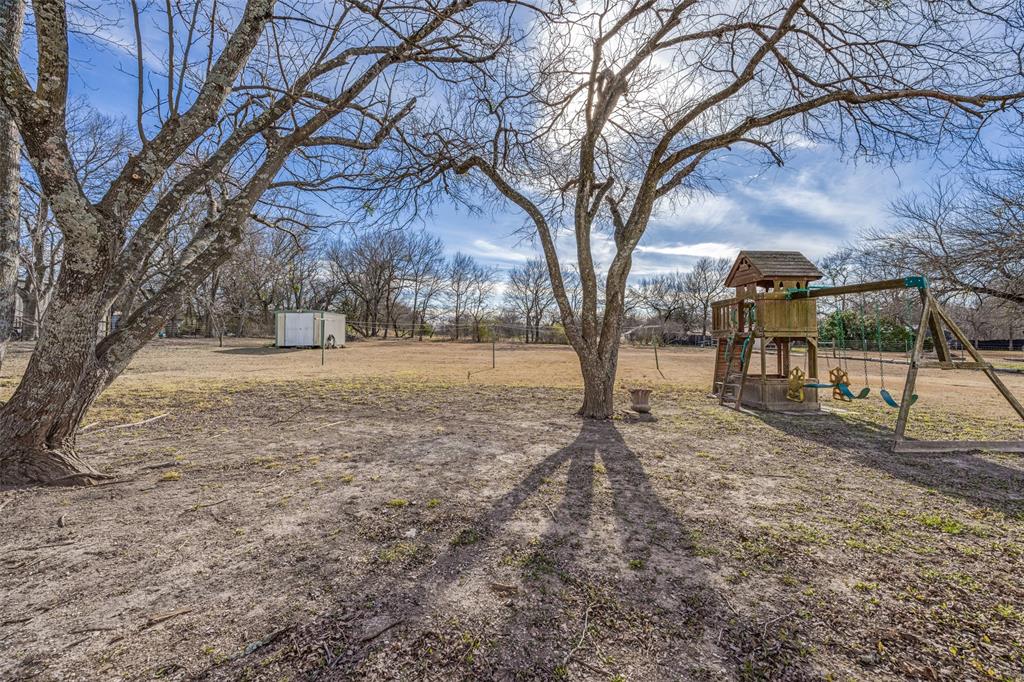301 Pecan Street Tom Bean, TX 75491 - Photo 25 of 30