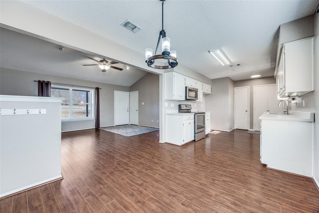 301 Pecan Street Tom Bean, TX 75491 - Photo 9 of 30