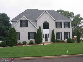 18 Heather Road Southampton, PA 18966 - Photo 1 of 6 Gallery Image 1