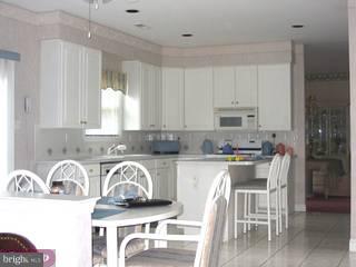 18 Heather Road Southampton, PA 18966 - Photo 2 of 6 Gallery Image 2