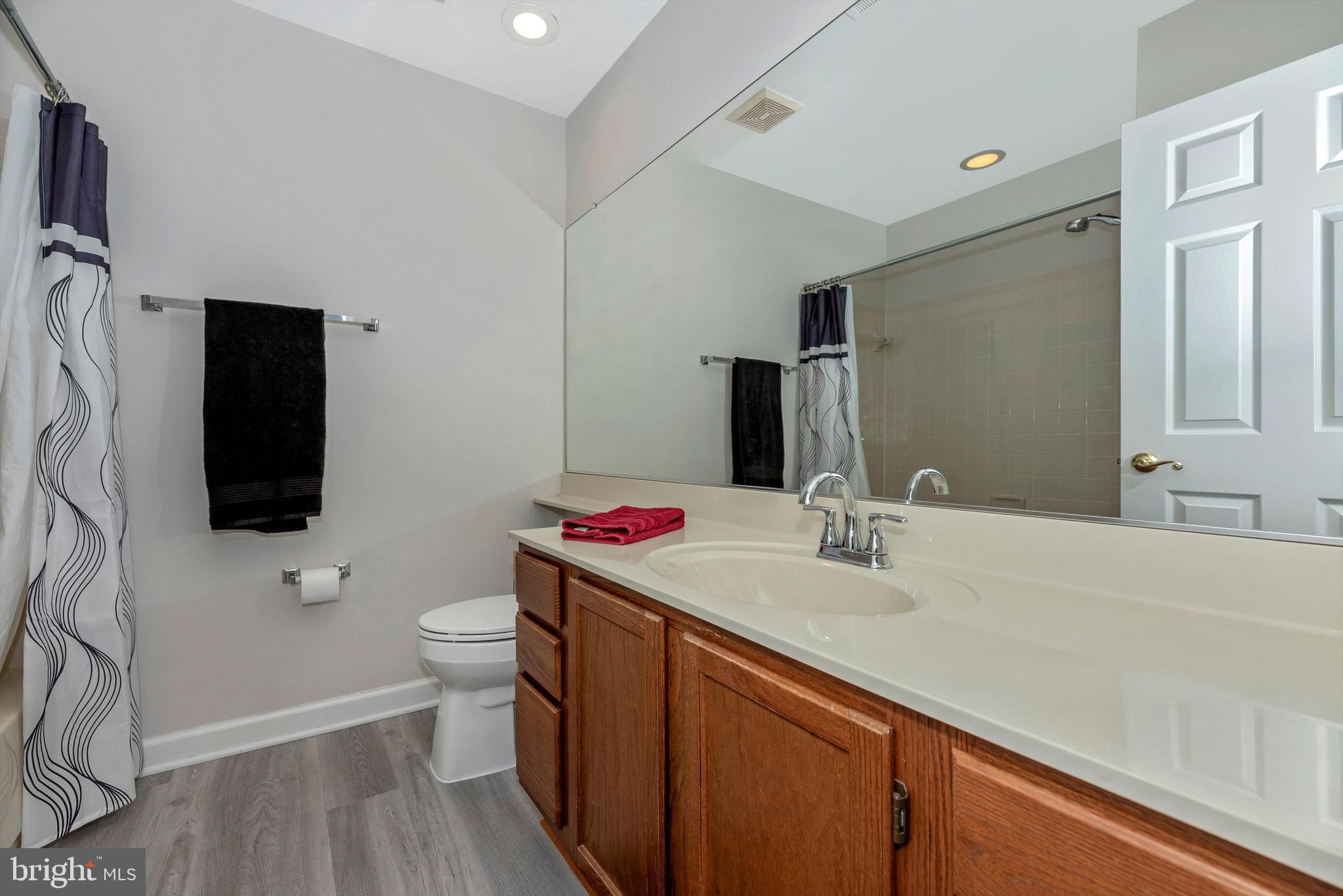 910 McLendon Drive Frederick, MD 21702 - Photo 35 of 64 2nd full bath main level