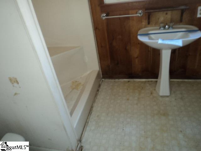 396 Adger Road Easley, SC 29642 - Photo 8 of 9