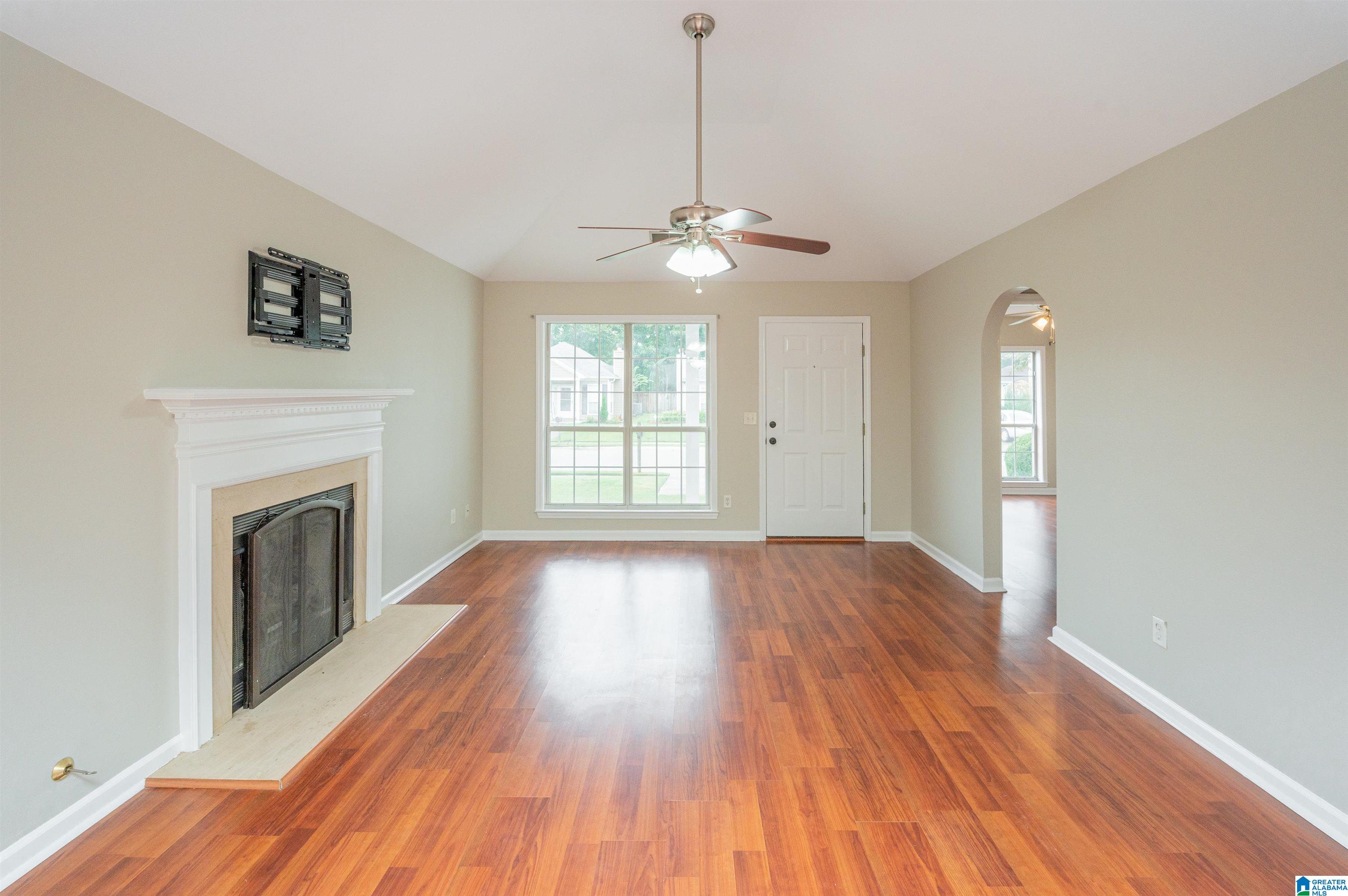 512 Walker Road Pelham, AL 35124 - Photo 7 of 40