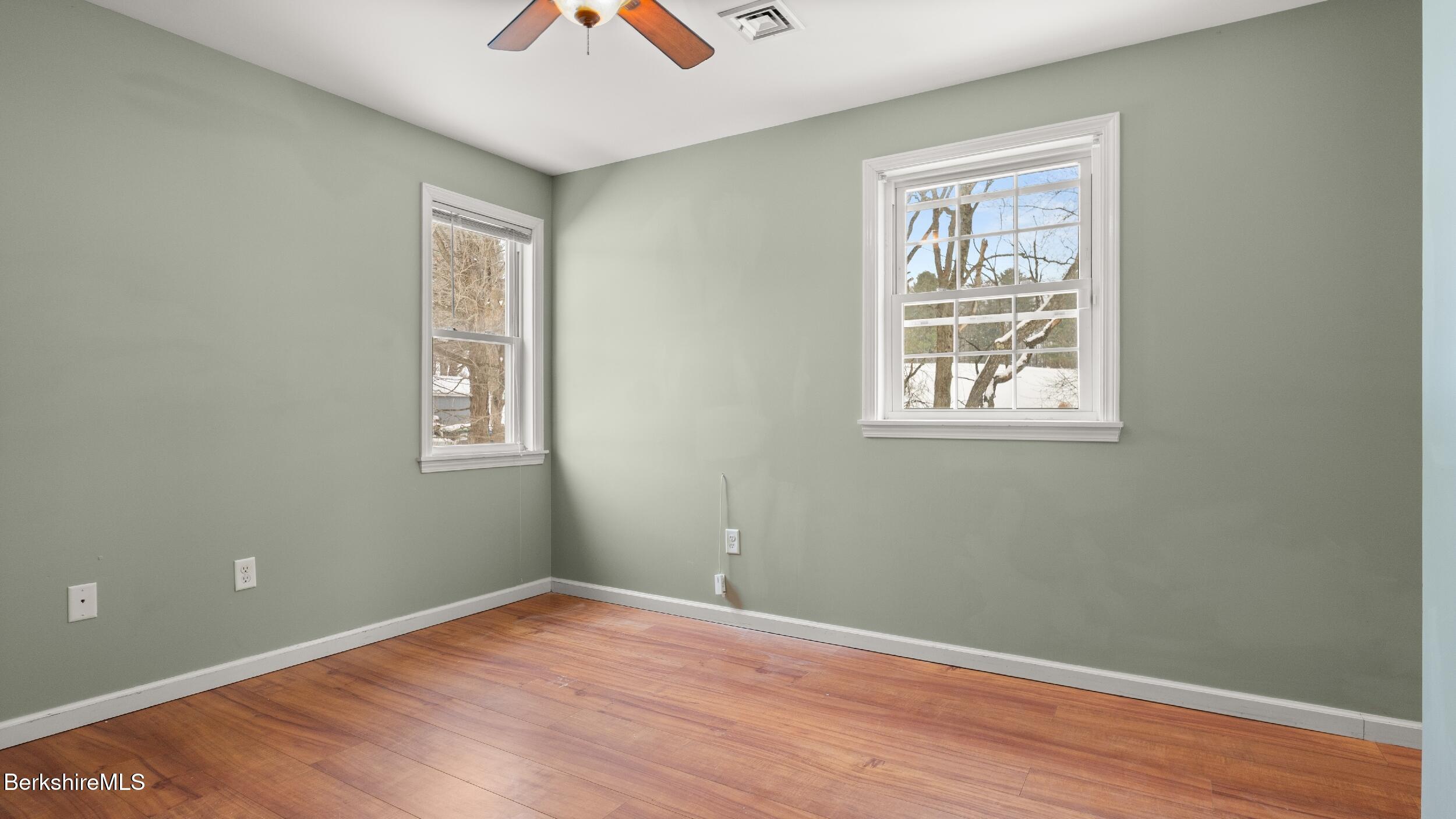 42 Bryant Street Pittsfield, MA 01201 - Photo 11 of 22 PRIMARY BEDROOM