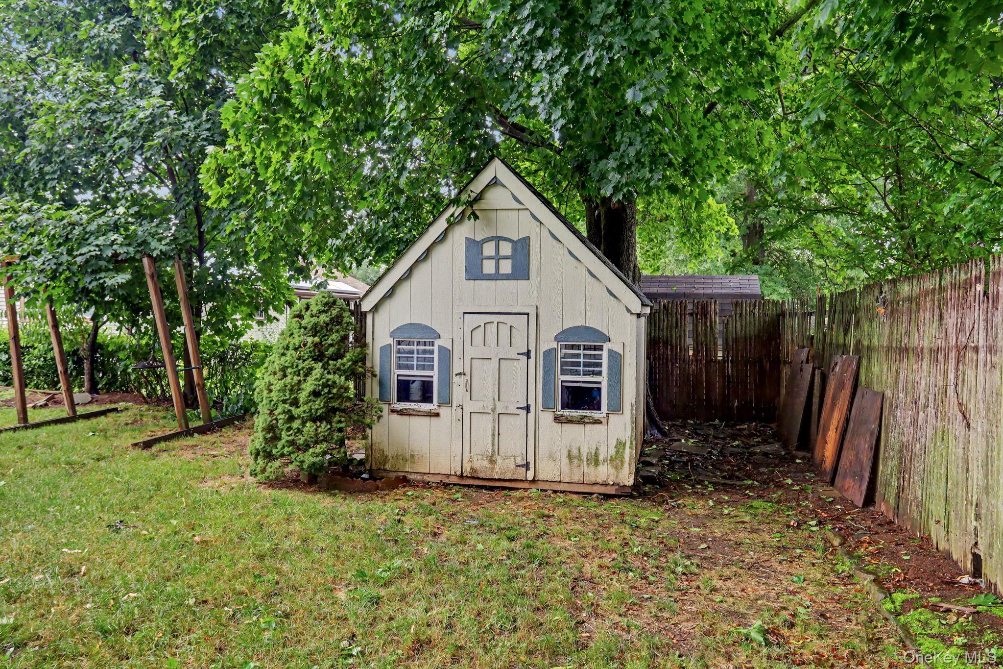 376 County Center Road White Plains, NY 10603 - Photo 30 of 40 Shed 1