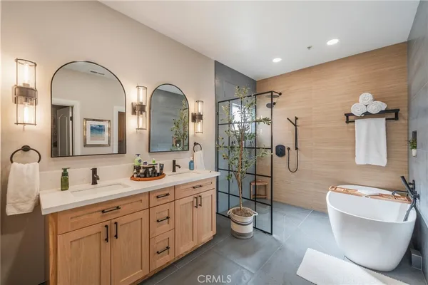 $1,798,000 | 611 North Lucia Avenue, Unit B, Redondo Beach, CA 90277