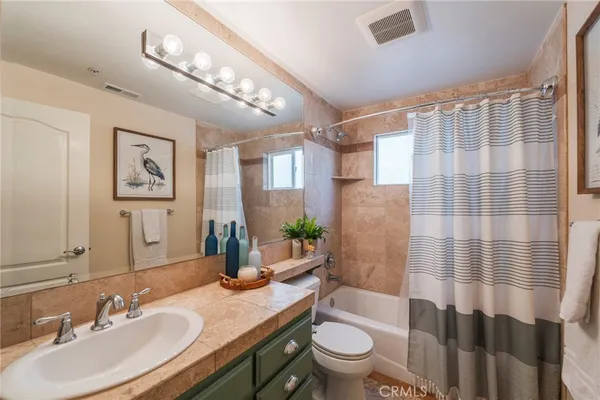 $1,798,000 | 611 North Lucia Avenue, Unit B, Redondo Beach, CA 90277