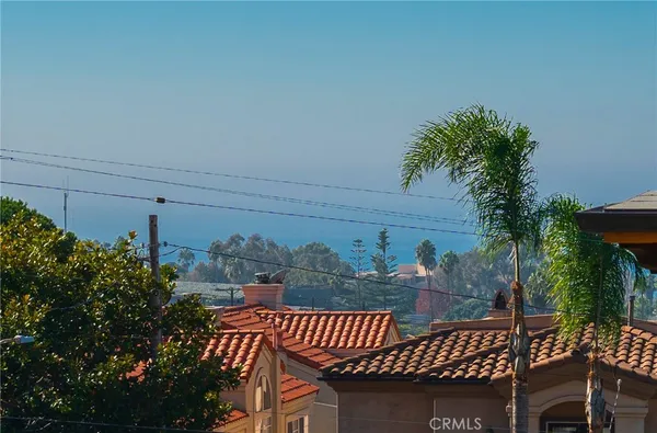 $1,798,000 | 611 North Lucia Avenue, Unit B, Redondo Beach, CA 90277