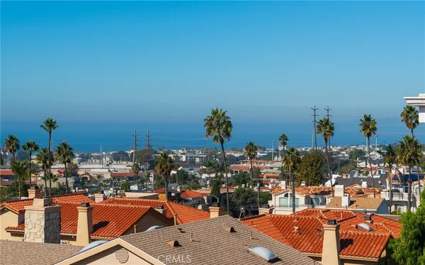 $1,798,000 | 611 North Lucia Avenue, Unit B, Redondo Beach, CA 90277