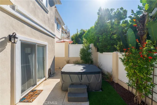 $1,798,000 | 611 North Lucia Avenue, Unit B, Redondo Beach, CA 90277