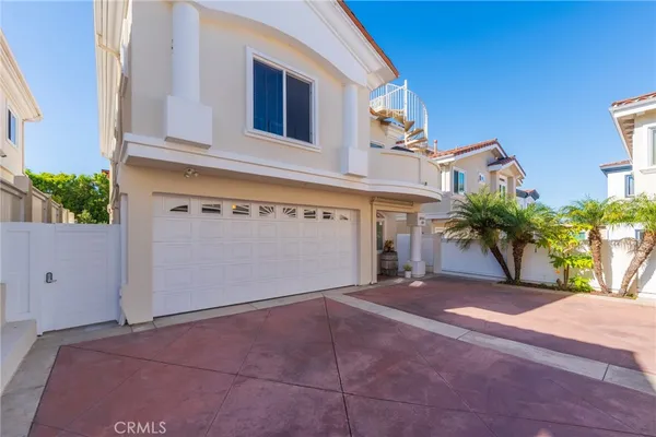 $1,798,000 | 611 North Lucia Avenue, Unit B, Redondo Beach, CA 90277