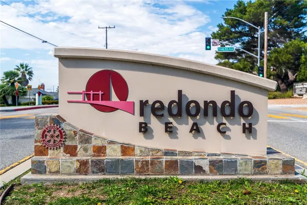 $1,798,000 | 611 North Lucia Avenue, Unit B, Redondo Beach, CA 90277