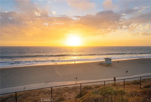 $1,798,000 | 611 North Lucia Avenue, Unit B, Redondo Beach, CA 90277